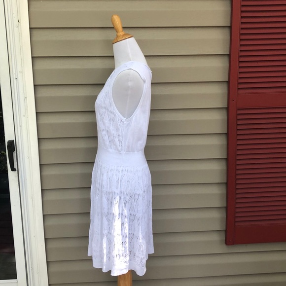 Vera Wang women’s sleeveless white crochet dress - Picture 3 of 6